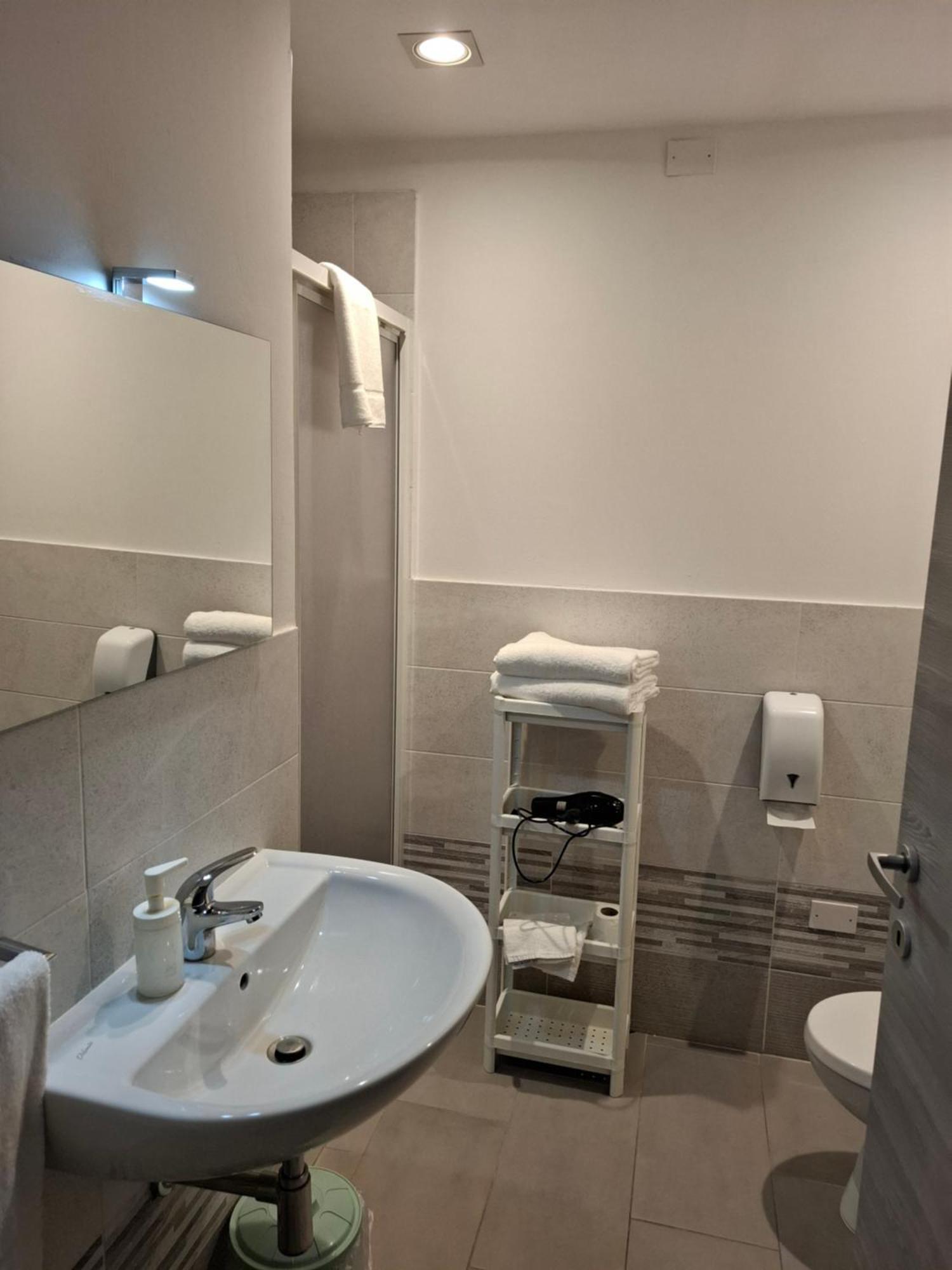 Fare Bnb - Room Del Parco ريجّو إيميليا المظهر الخارجي الصورة